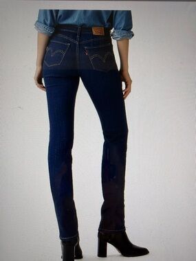 Brand New w/Tag Levi's Classic Straight Dark Blue Wash Jeans 14 Short 32 Waist